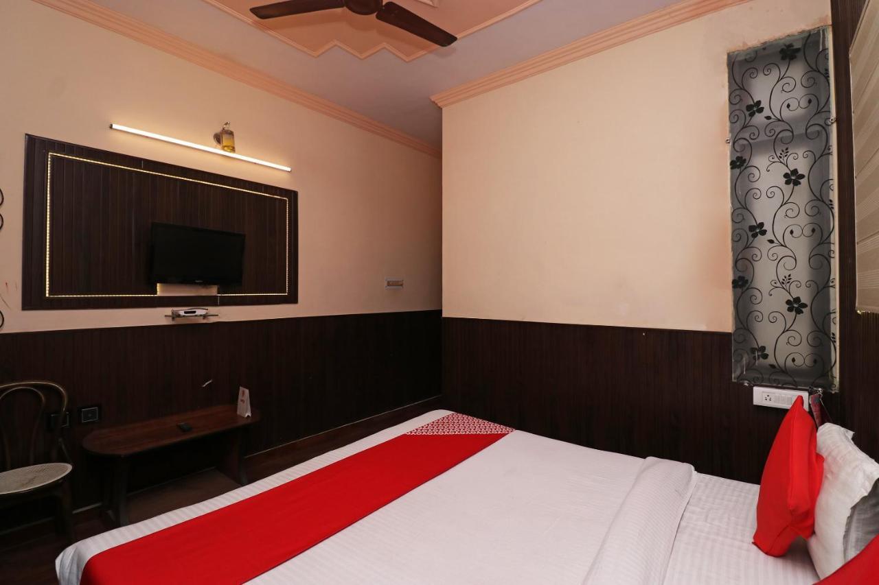 Oyo 8379 Hotel Kamal Лакхнау Экстерьер фото