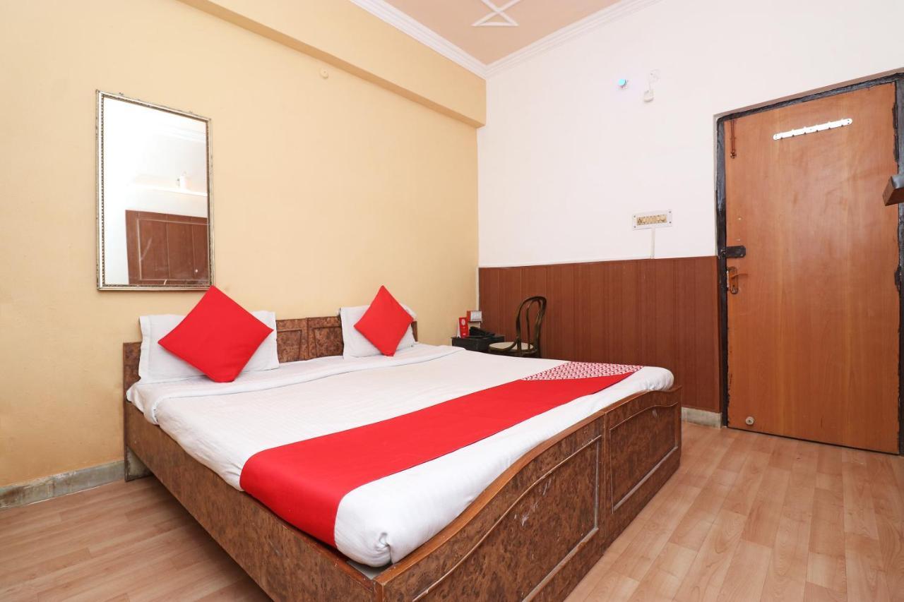 Oyo 8379 Hotel Kamal Лакхнау Экстерьер фото